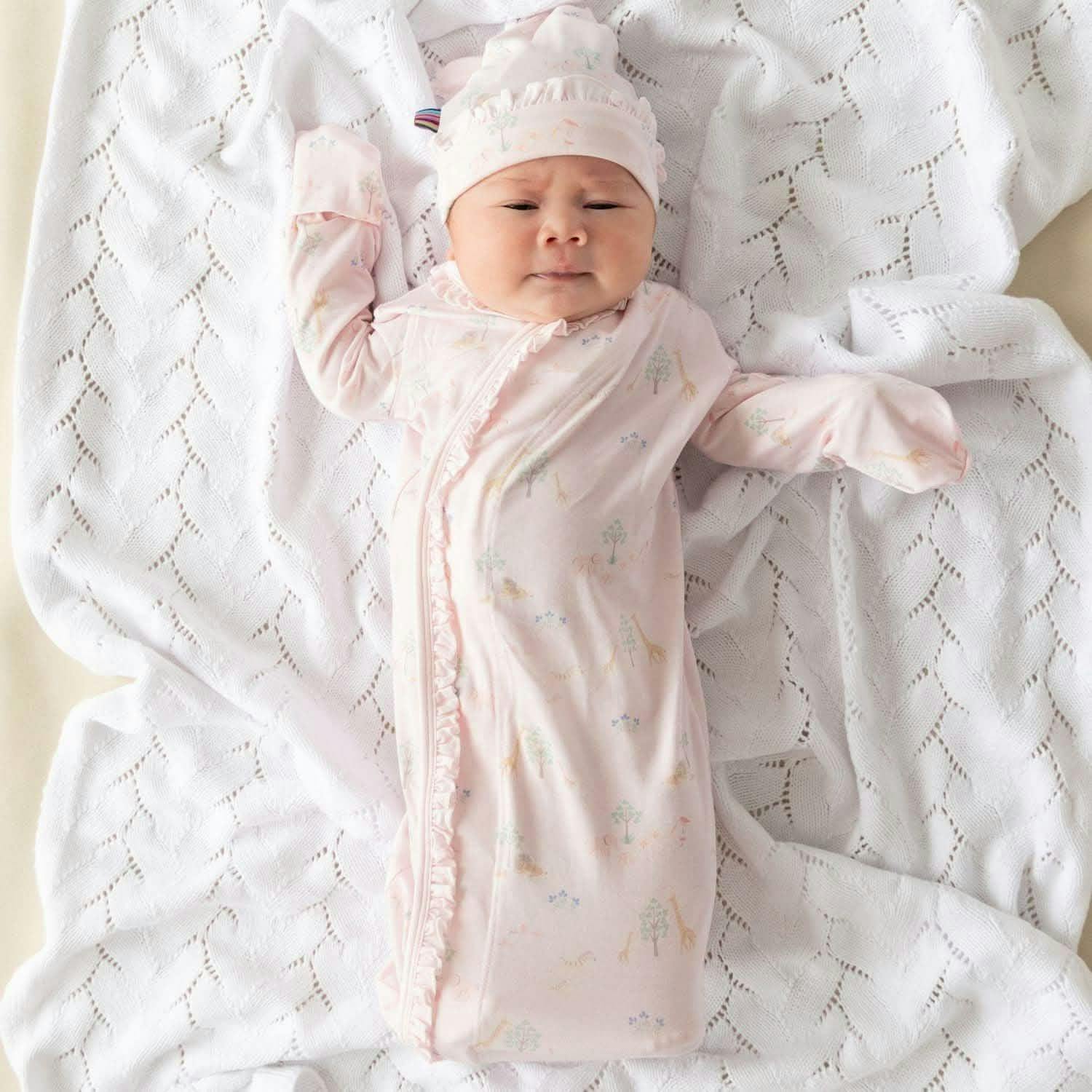 Magnetic Gown & Hat Set with Ruffle