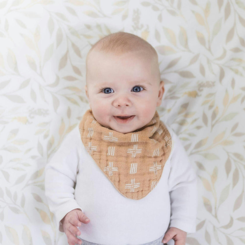 Willow Fitted Crib Sheet (Neutral Leaf)
