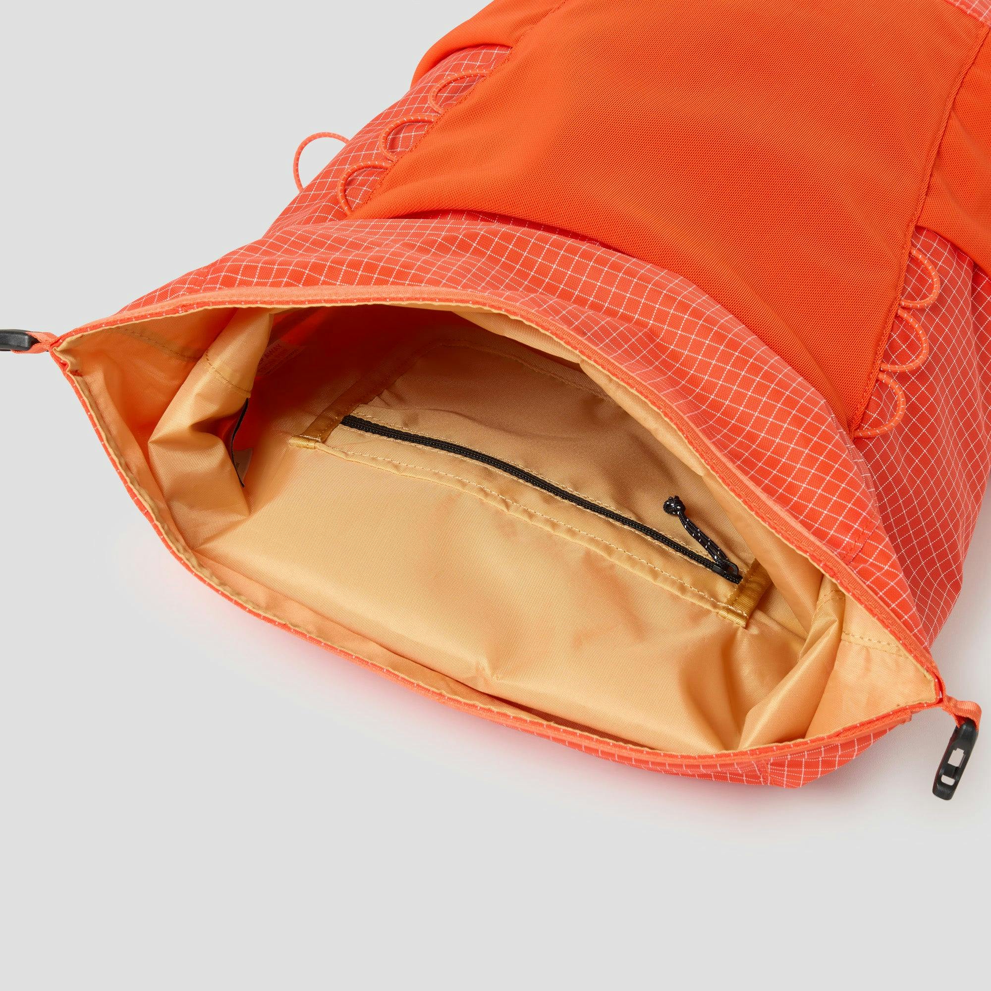 Leon Lightweight Mesh Pocket Waterproof Backpack 20L