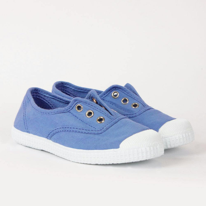Hampton Canvas Plum Plimsolls in Cornflower