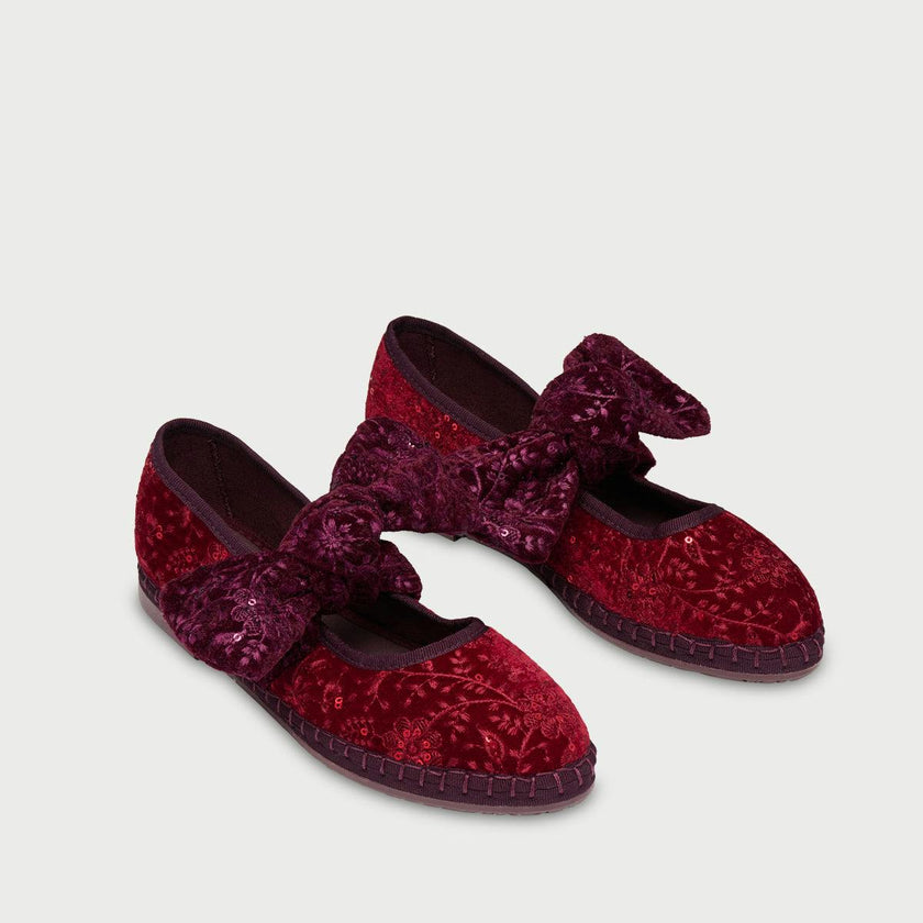Lyra Sylva Burgundy