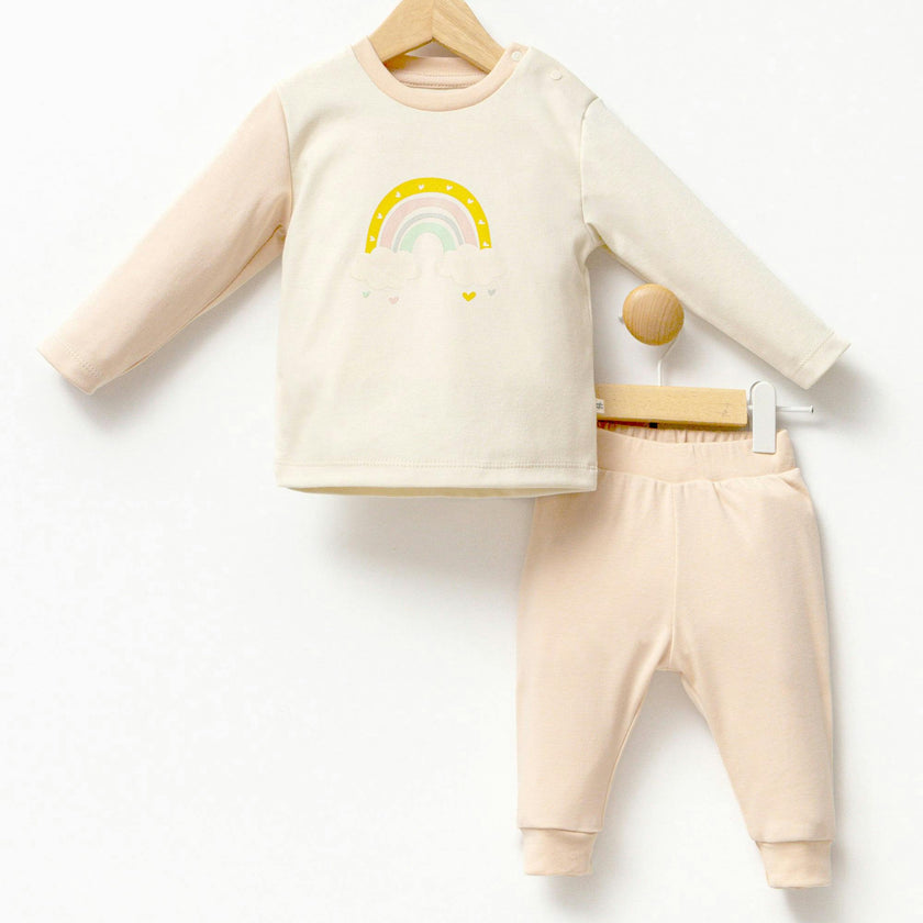 Peach Rainbow Graphic Outfit