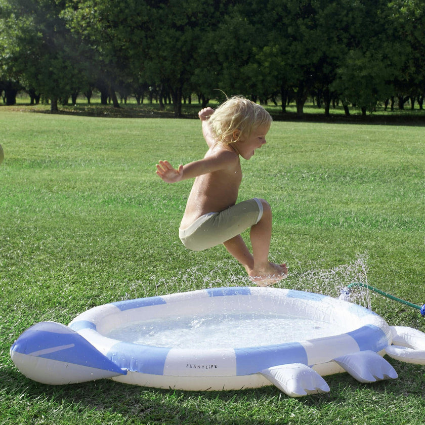 Kids Sprinkler Mat: Into The Wild Blue Lizard