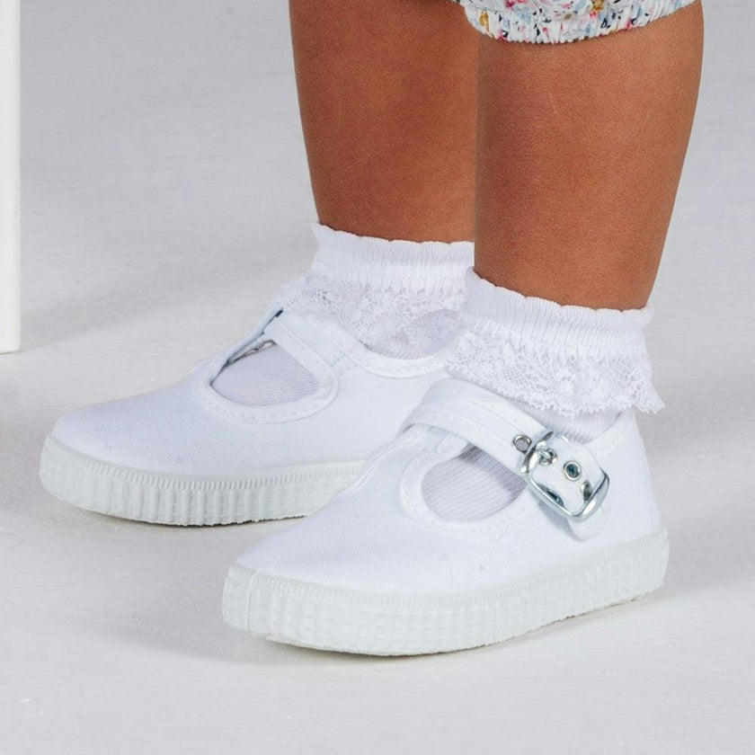 Hampton Canvas Nantucket Shoes in White
