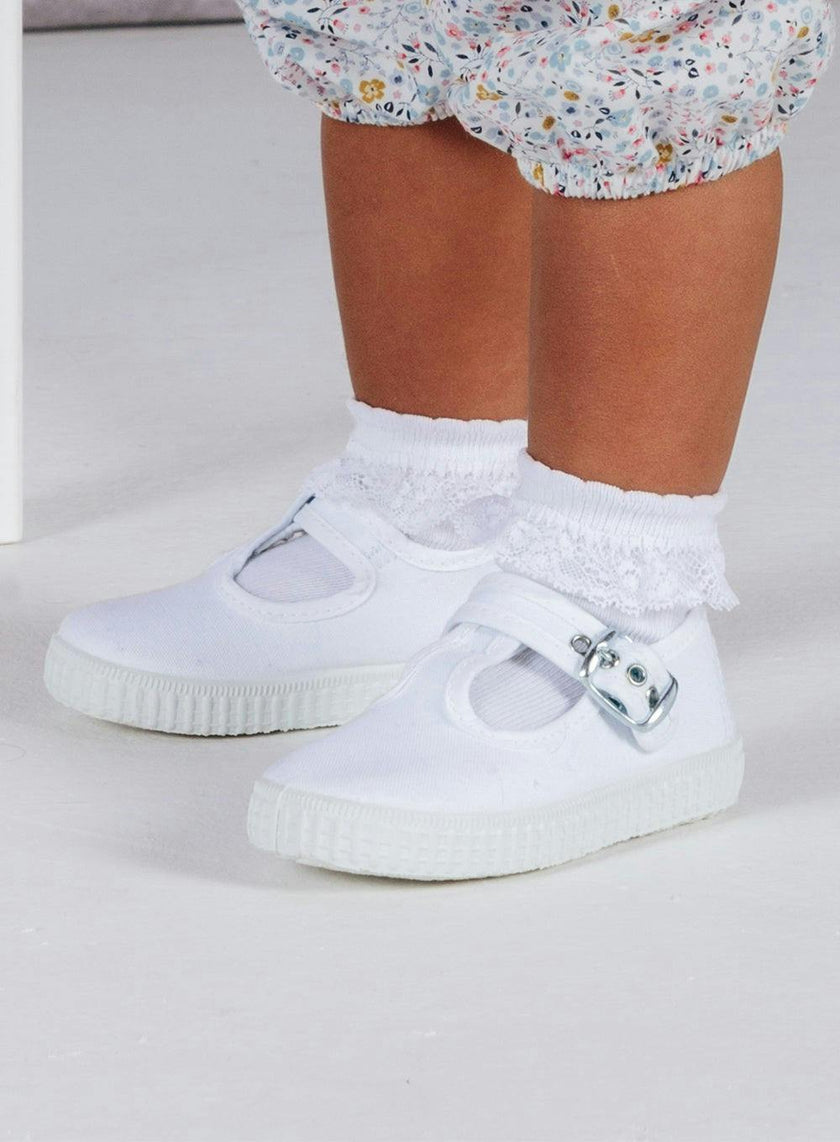 Hampton Canvas Nantucket Shoes in White