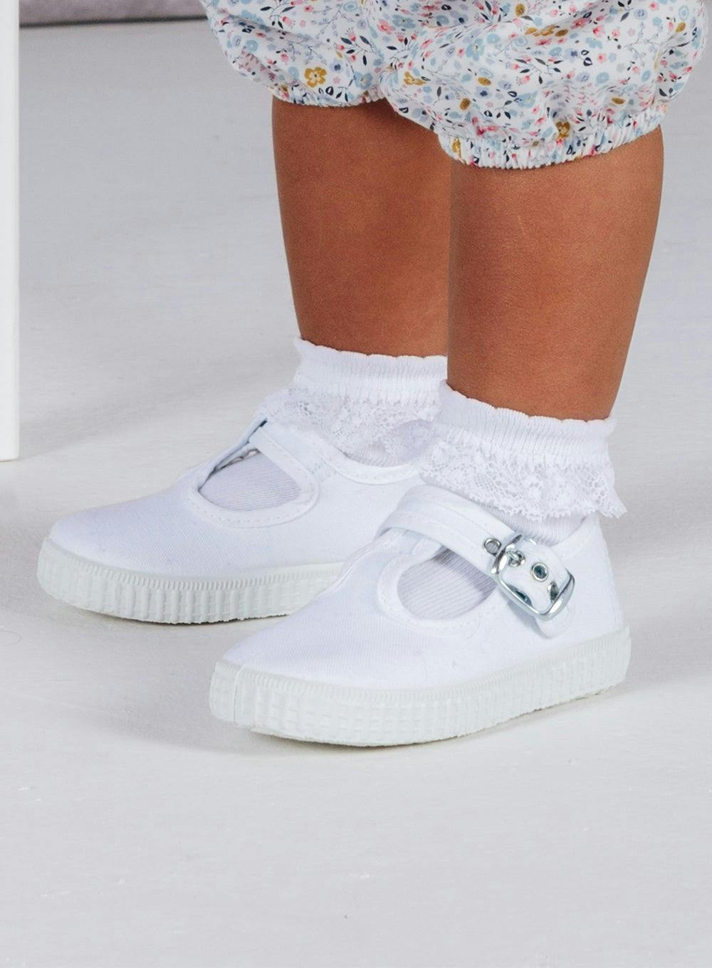Hampton Canvas Nantucket Shoes in White
