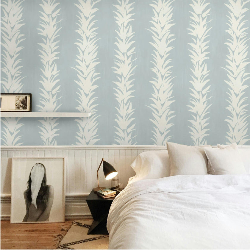 White Lotus 10-Yard Wallpaper