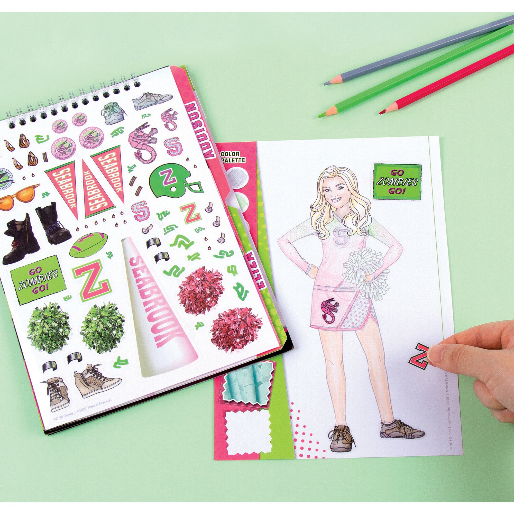 Disney: Zombies Fashion Design Tracing Light Table