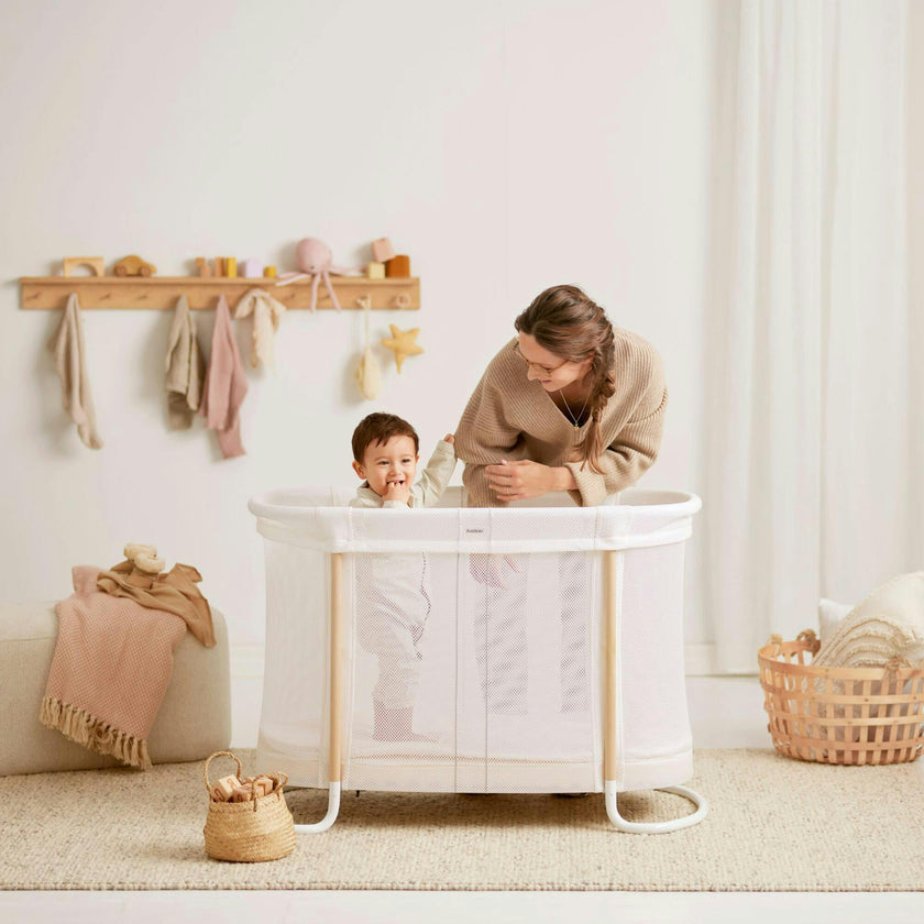 BabyBjorn Baby Crib with Fitted Sheet