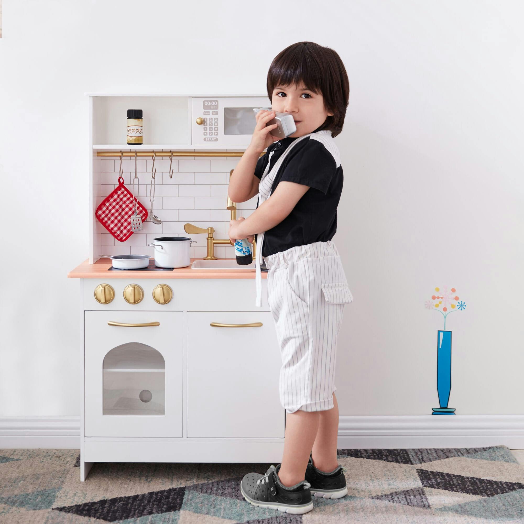 Teamson Kids Little Chef Boston Wooden Play Kitchen