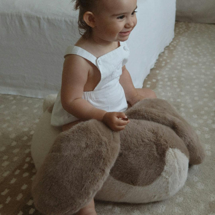 BUNNY POUF