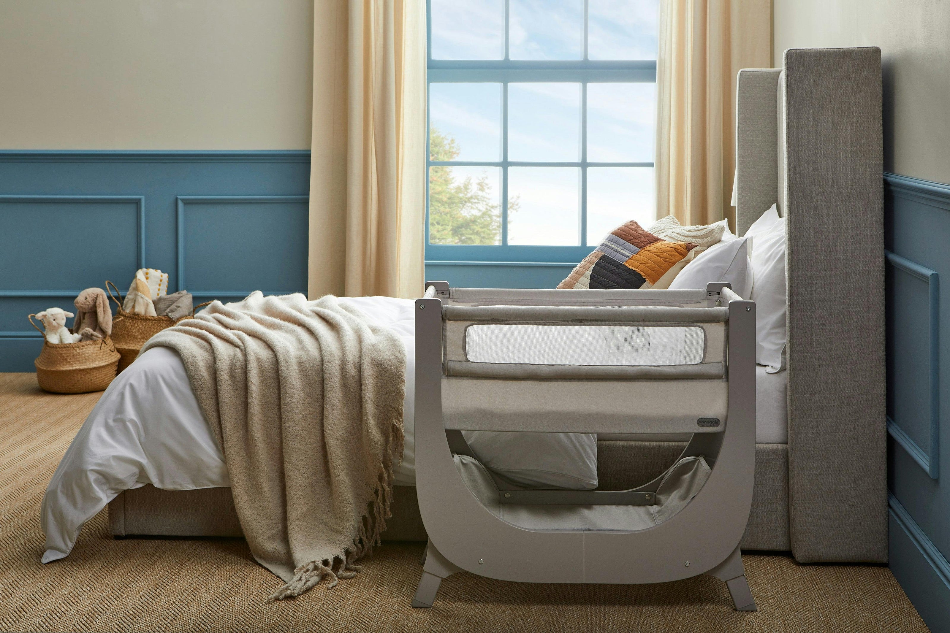 Shnuggle Air Lite Bedside Bassinet | Infant Crib | Height Adjustable Baby Bed with Mattress + 1 Waterproof + 2 White Sheets