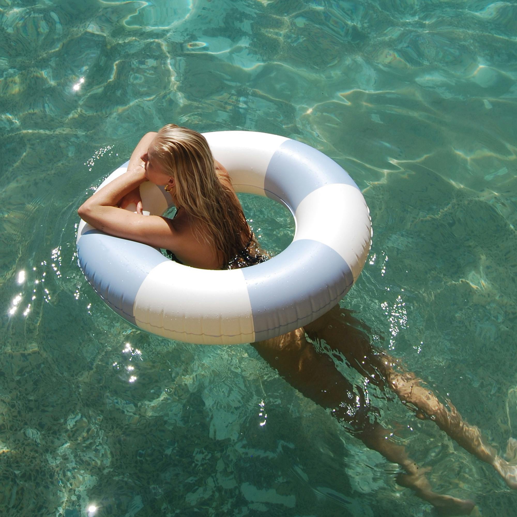 Slim Tube Pool Ring: La Mer Med Blue