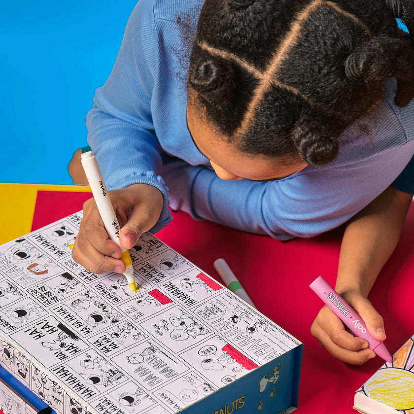 OOLY x Peanuts Coloring Activity & Sticker Kit - 8 Markers 8 Crayons