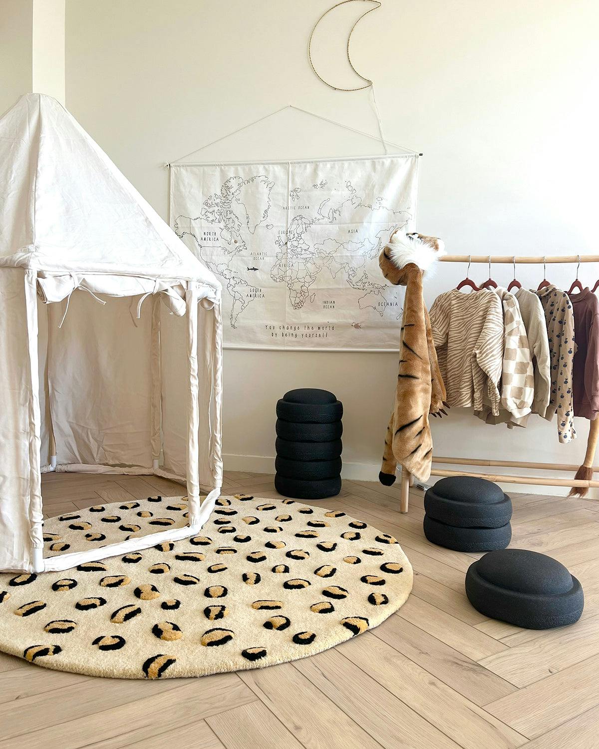 Round Leopard Rug