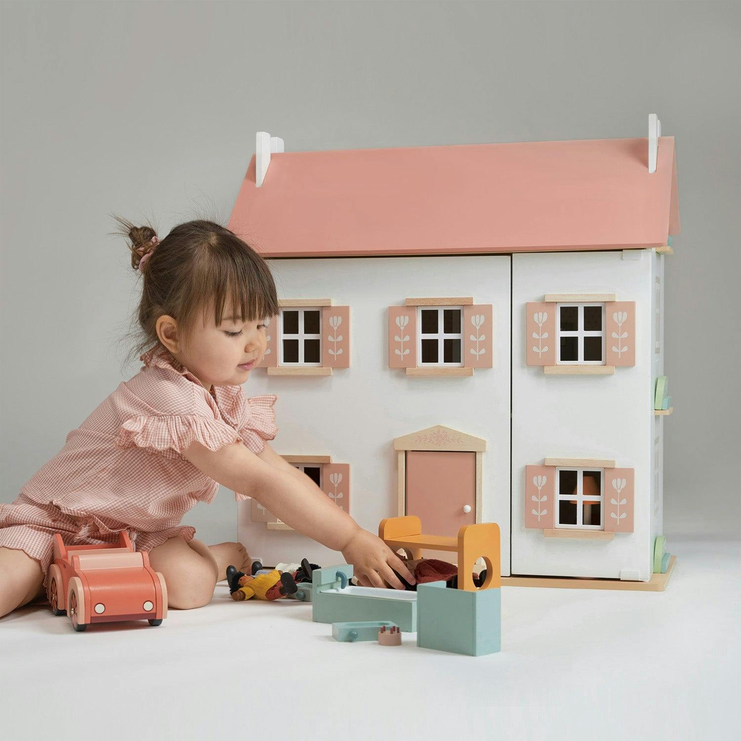 Clover Dolls House