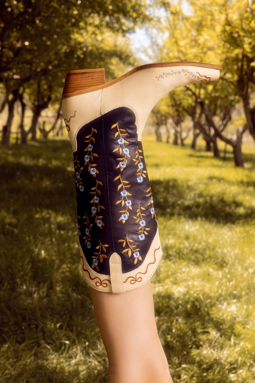 Rosemary Cowgirl Boots in Cream & Navy