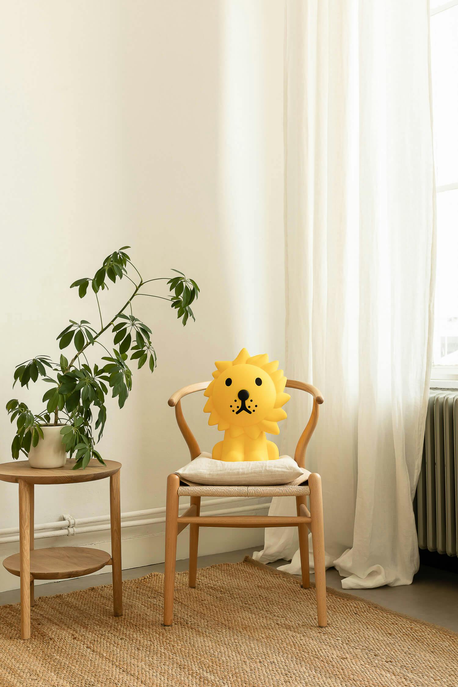 Mr Maria Lion Lights